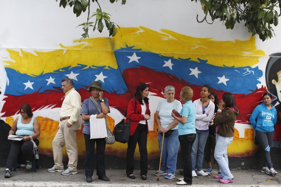 Cerca de 139.000 militares estão mobilizados em todo o país para garantir a segurança da jornada de votação | Jorge Silva / Reuters