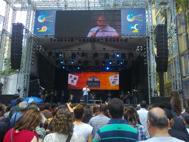 Show Dudu Nobre no Palco Conexões na Virada Cultural de Curitiba |