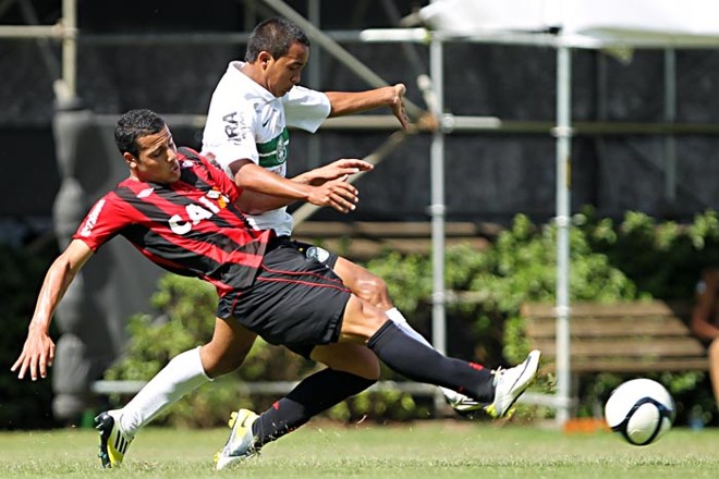 Atlético largou na frente da decisão do Paranaense sub-18, com vitória por 1 a 0 sobre o Coritiba | 