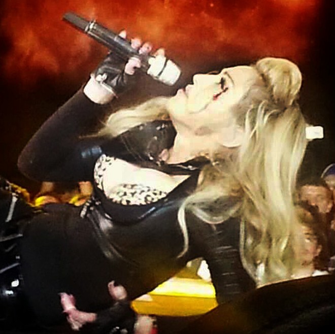 Madonna terminou o primeiro bloco do show sangrando |