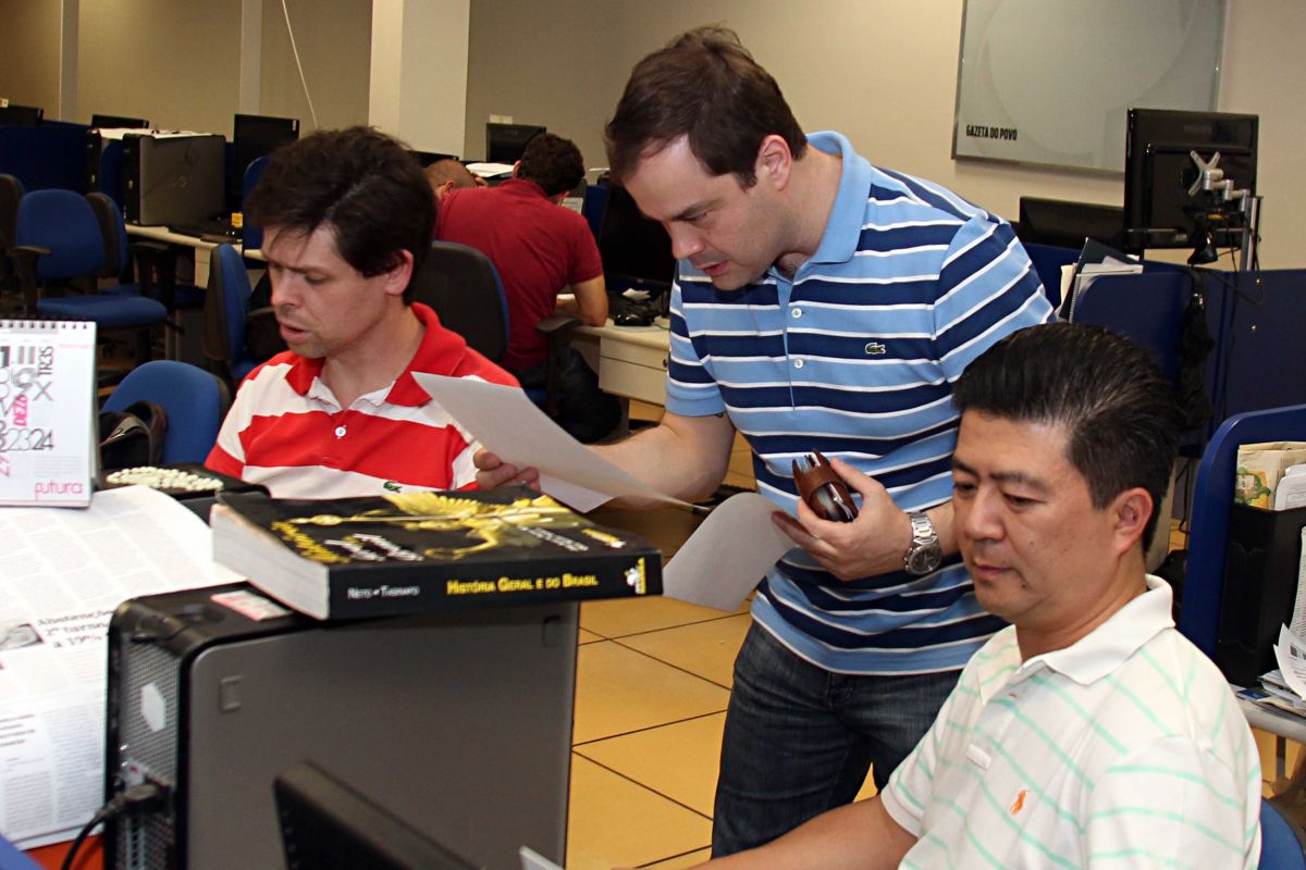 Professores do Curso e Colégio Acesso também farão um vídeo para comentar as provas | Walter Alves / Gazeta do Povo