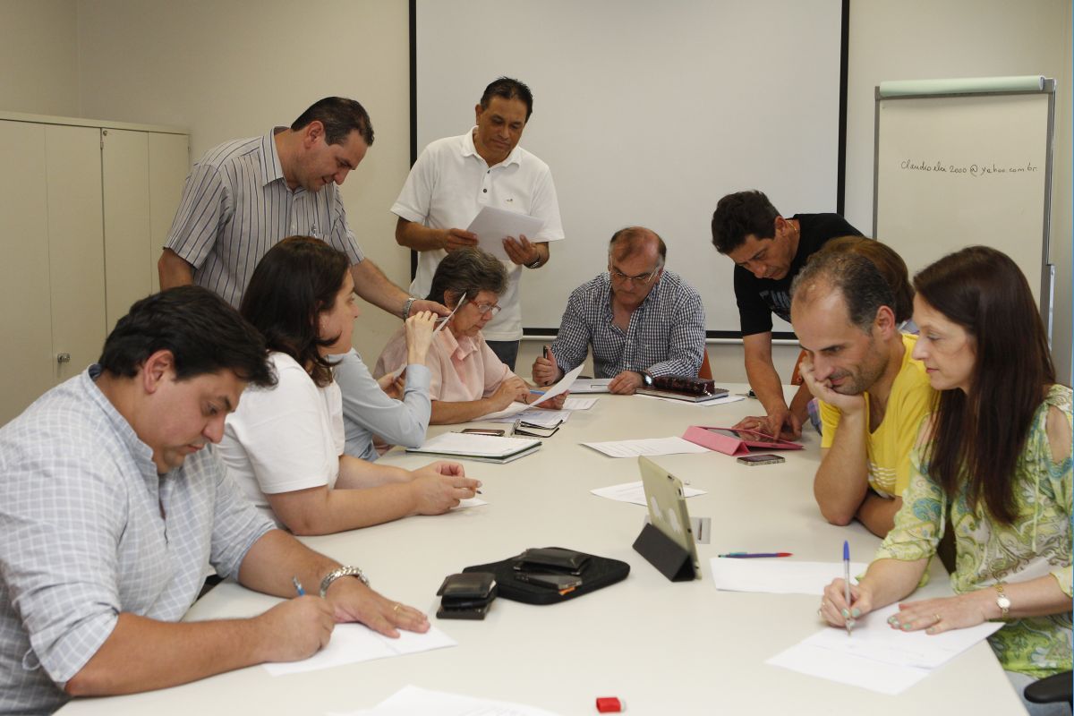 As respostas foram dadas pelos professores dos colégios Bom Jesus e Decisivo | Marcelo Elias / Gazeta do Povo