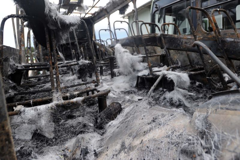 Registro de ônibus incendiado, em Florianópolis, na madrugada de terça-feira | Diário Catarinense/Guto Kuerten
