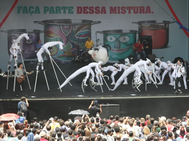 Show teve elementos circenses |