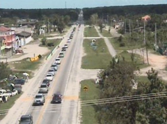 Imagem da câmera da Ecovia no Km 2 da PR-407 na região da Praia de Leste por volta das 15h |