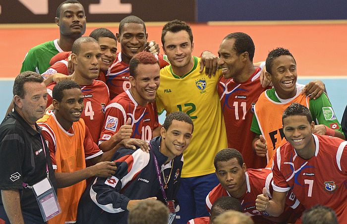 Após goleada de 16 a 0, jogadores do Panamá pediram para tirar foto com Falcão: jogador teve sequelas por estresse durante a Copa do Mundo de futsal | AFP
