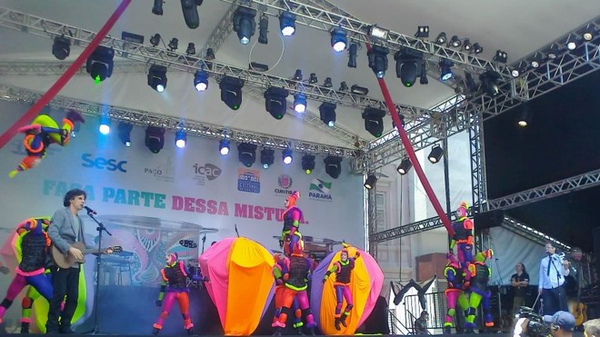 Números circenses na apresnetação de Kleiton e Kleidir |