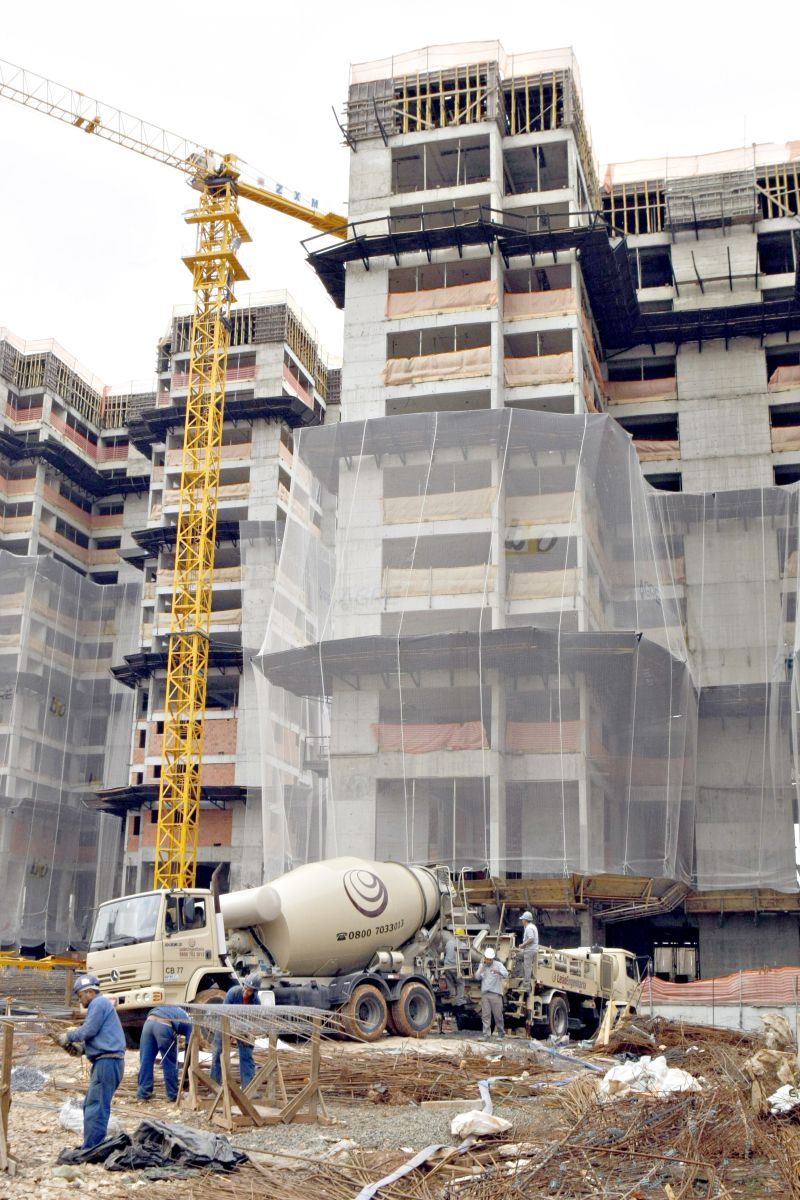 Contrutoras alegam que paredes mais grossas podem ocupar área interna dos imóveis | Marcelo Elias/ Gazeta do Povo