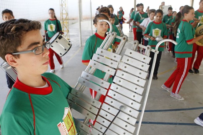 A lira é um dos instrumentos mais difíceis de serem tocados em uma fanfarra | 