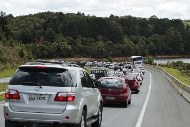 BR-376 registra congestionamento no sentido SC-PR na tarde deste domingo |