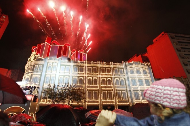 O show encerrou com fogos de artifício | 