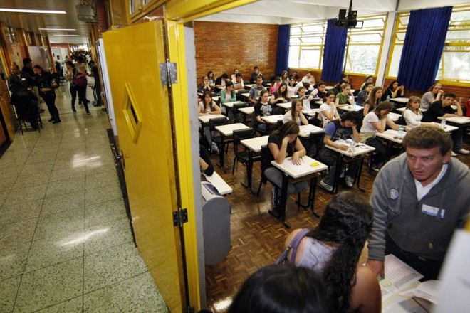 Exame no Paraná será feito por 280.135 estudantes, um recorde de participantes | Felipe Rosa/Gazeta do Povo