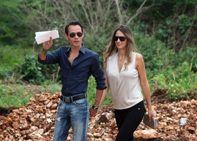 Marc Anthony com a namorada Shannon De Lima na República Dominicana | 