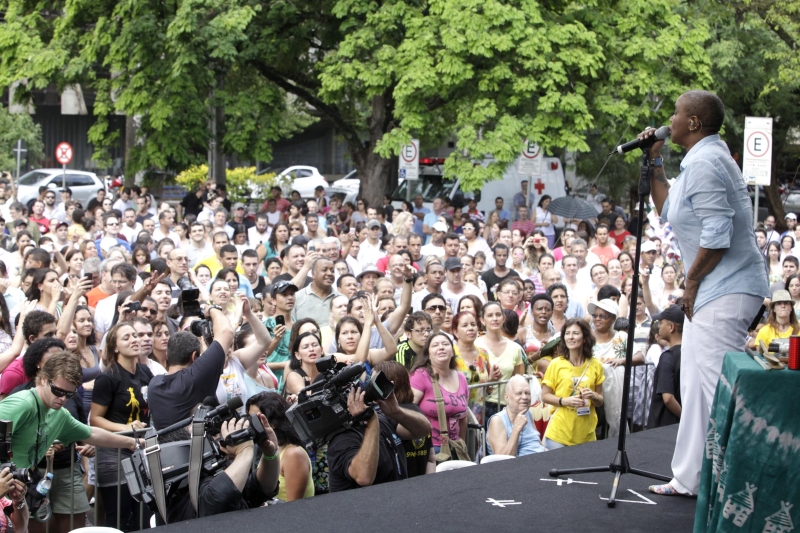 Sandra de Sá encerrou a Virada em Maringá | Ivan Amorin / Agência de Notícias Gazeta do Povo