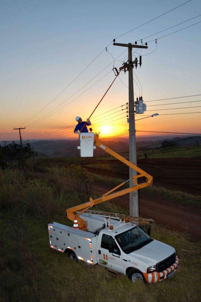 Funcionário da Copel em ação: primeira greve em 23 anos | Arquivo/ Gazeta do Povo
