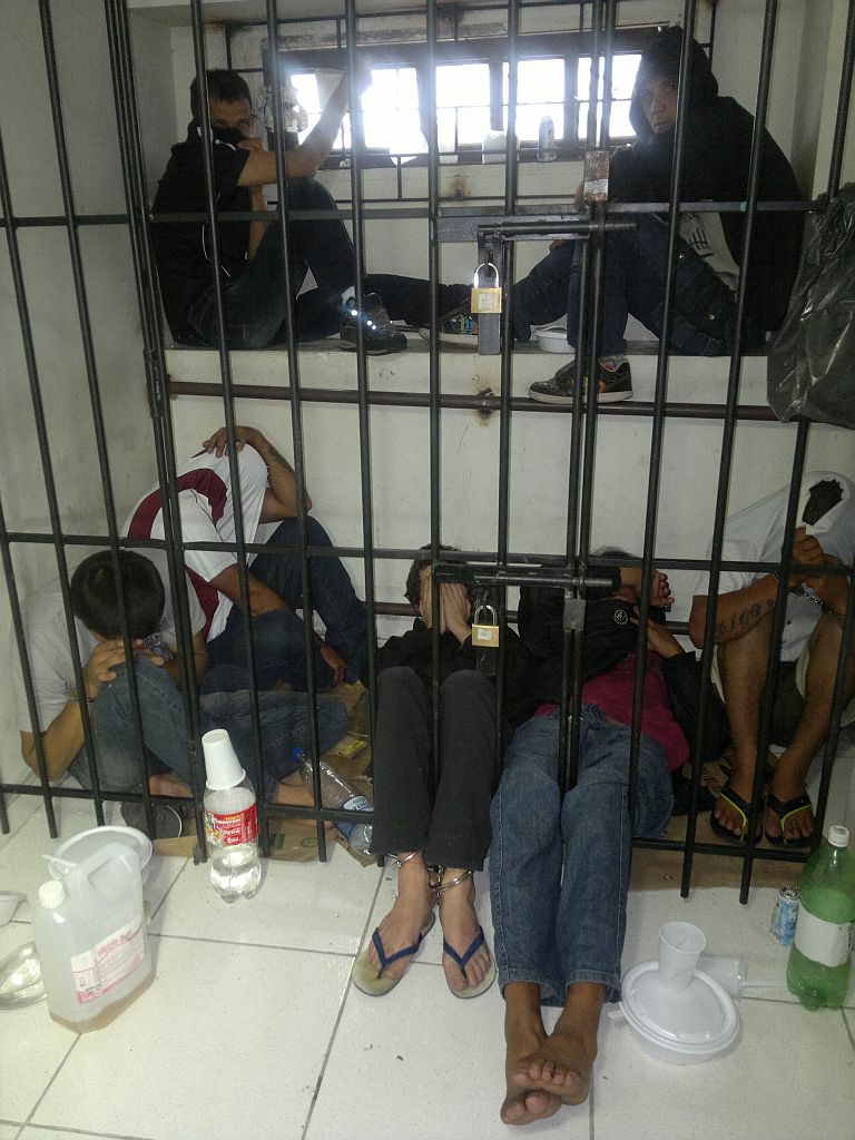 Sete presos se espremem em cela de dois metros quadrados | Patricia Pereira / Agência de Notícias Gazeta do Povo