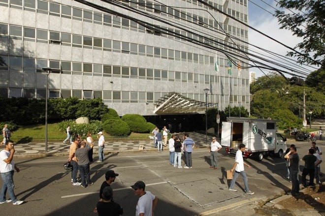 Uma assembleia pela manhã deve definir se a paralisação continua ou é interrompida | 