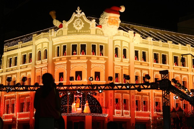 Iluminação em degradê destacou o show de 2009 | 