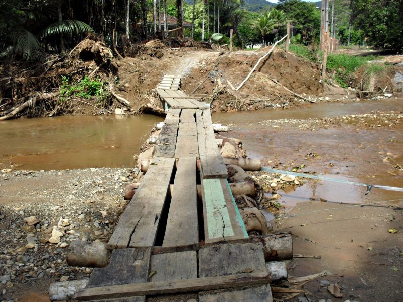 População de Paranaguá ainda sofre com o improviso | Angel Salgado/Arquivo/ Gazeta do Povo
