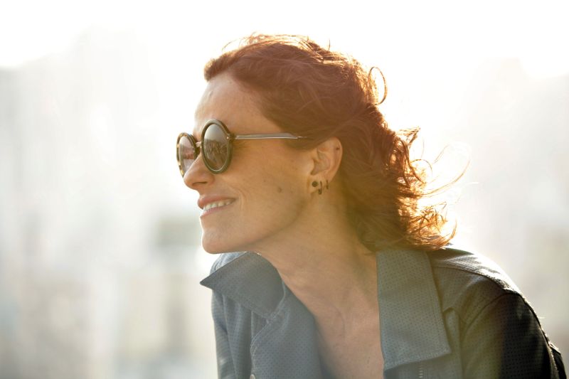 Contrariando a densidade relacionada ao músico, morto em 2003, Zélia quis gravar um CD para se ouvir indo para a praia | Divulgação