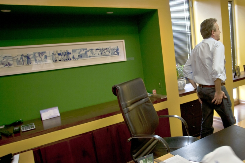 Ducci deixa a cadeira de prefeito dizendo que será candidato a algum cargo em 2014 e defendendo a sua gestão | Marcelo Andrade/ Gazeta do Povo