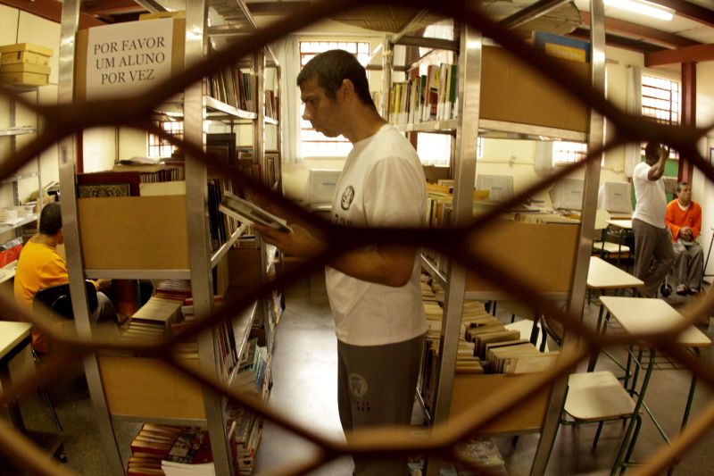 Alencar de Oliveira, detento da Penitenciária Estadual de Maringá: O livro abre nossa mente. As atitudes e as decisões são mais pensadas | Walter Fernandes