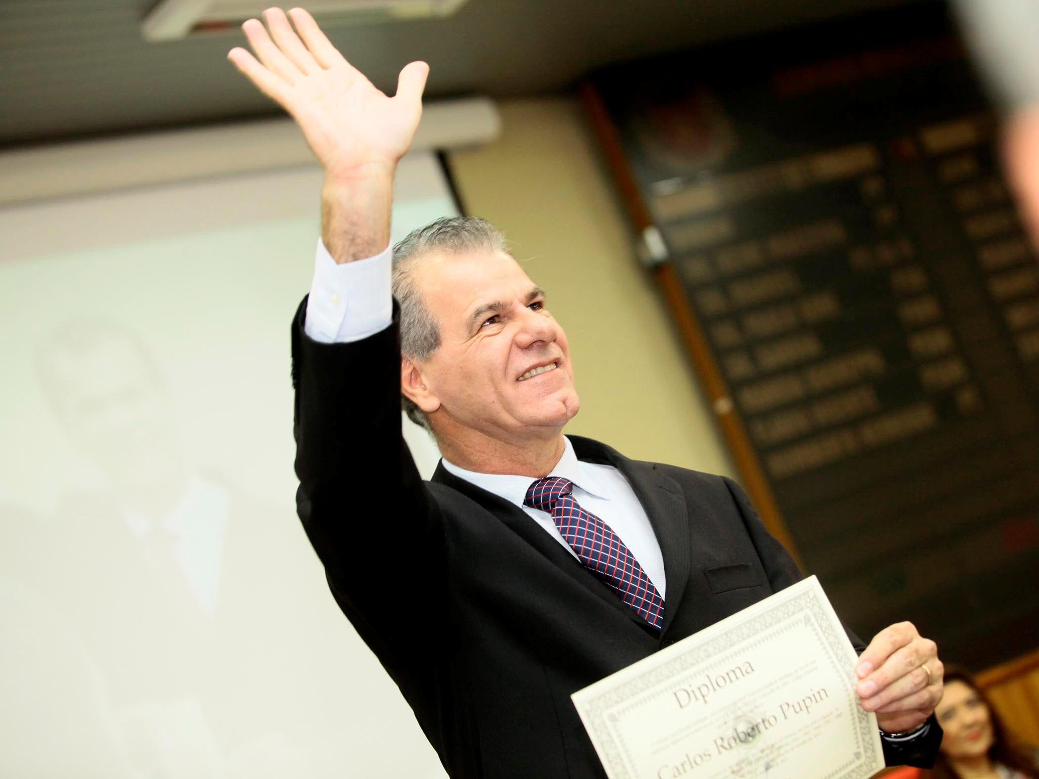 Com o diploma na mão, Pupin aguarda resultado do TSE para tomar posse em 1º de janeiro de 2013 | Ivan Amorin / Gazeta Maringá