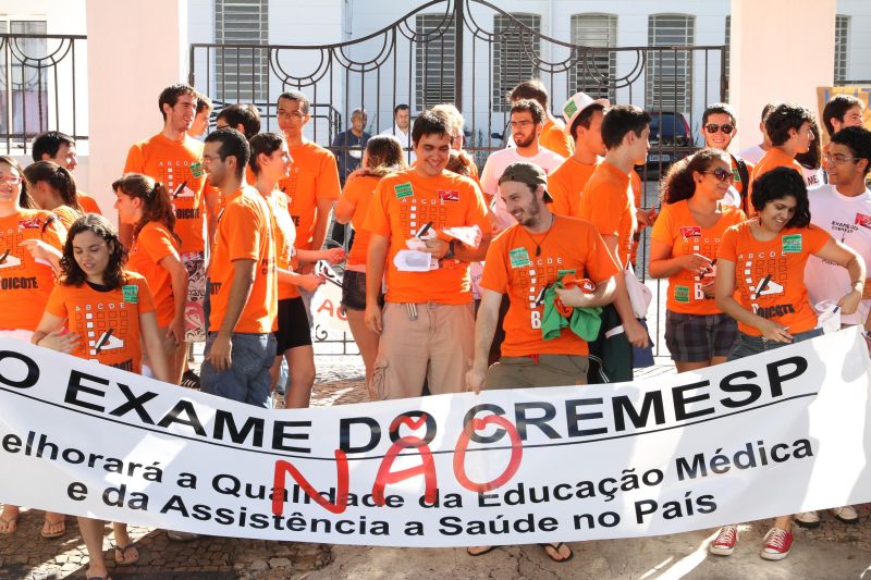 Estudantes de medicina protestam contra a prova do Cremesp, em São Paulo | Gustavo Magnusson/ Estadão