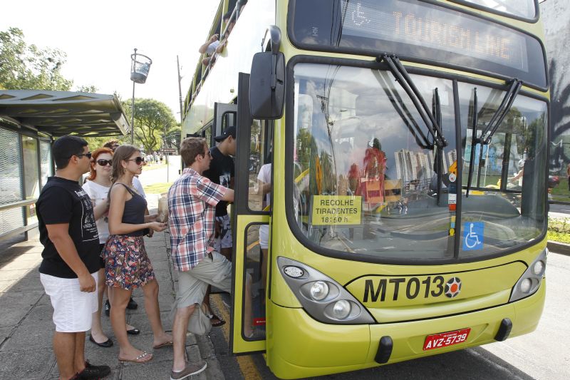 As filas formadas em finais de semana e feriados estão entre as reclamações dos usuários | Marcelo Elias/Gazeta do Povo