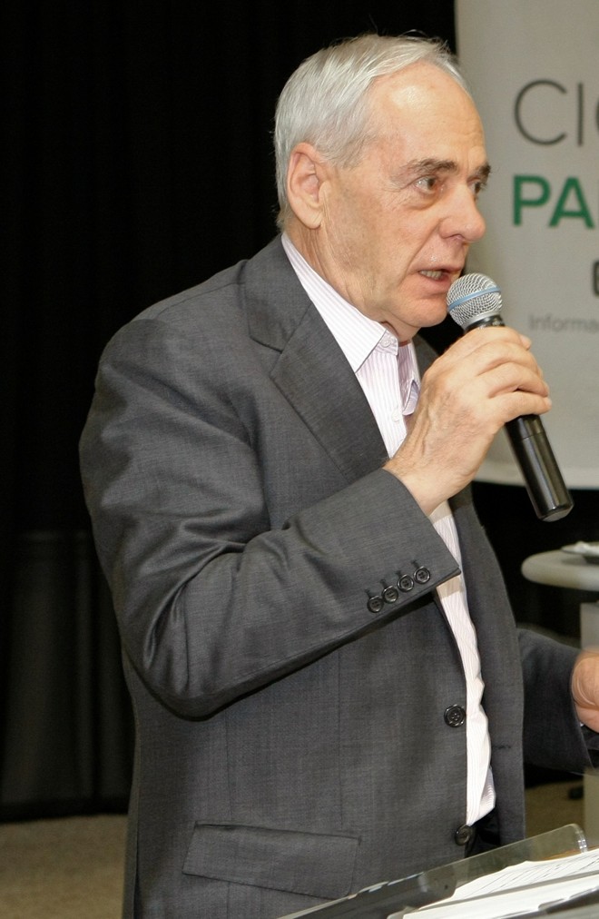 Deputado e ex-ministro deixa Brasília com discurso em que apela para que governo não abandone questão da autossuficiência na produção de fertilizantes. | 