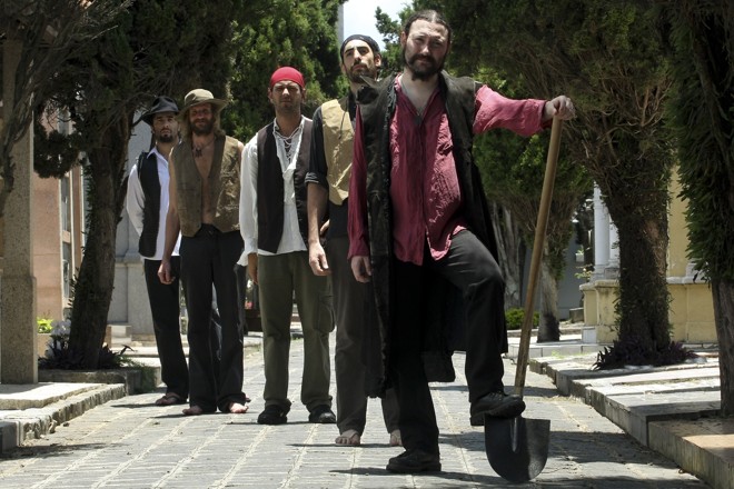 Tema do disco é uma brincadeira com a banalização da violência | 