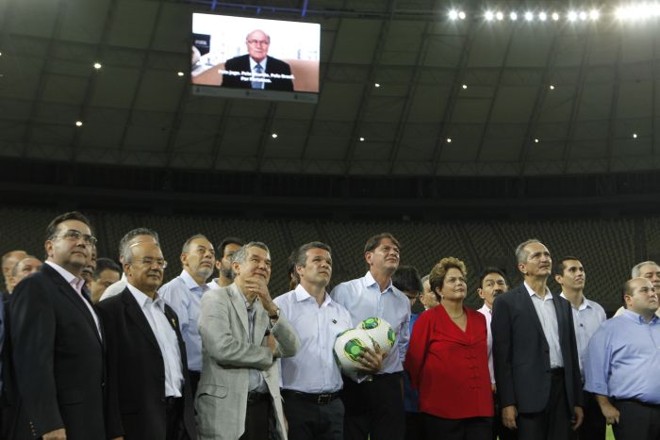 Dilma Rousseff durante a cerimônia de inauguração do Castelão, primeiro estádio pronto para a Copa | 