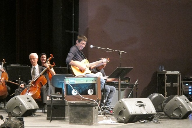 Mais de 1.750 pessoas formaram a plateia animada no show de Fagner | 