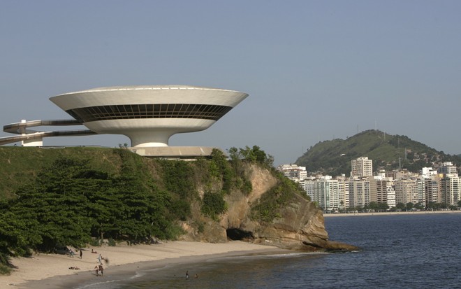 Museu de Arte Contemporânea, em Niterói. Inaugurado em 1991 | 
