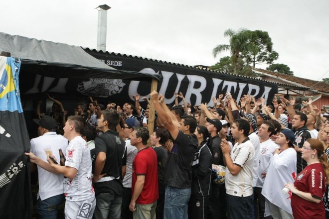 No bairro Boa Vista, corintianos fizeram a festa de manhã |