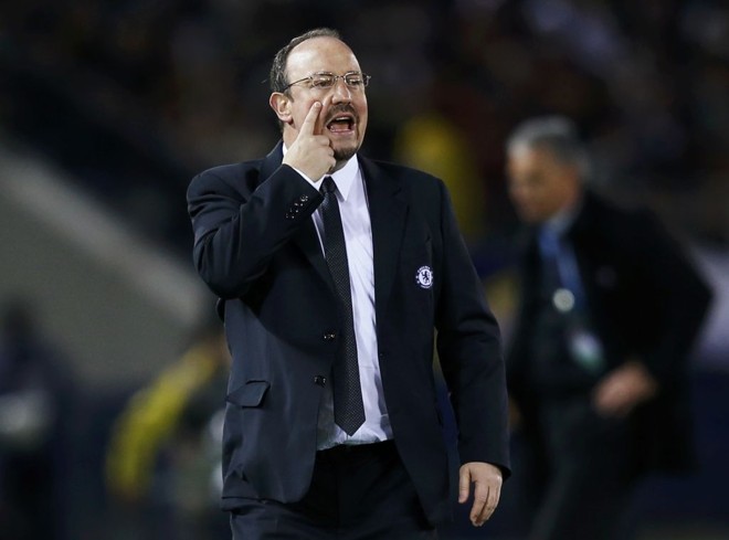 Benítez pede atenção do Chelsea da área técnica |