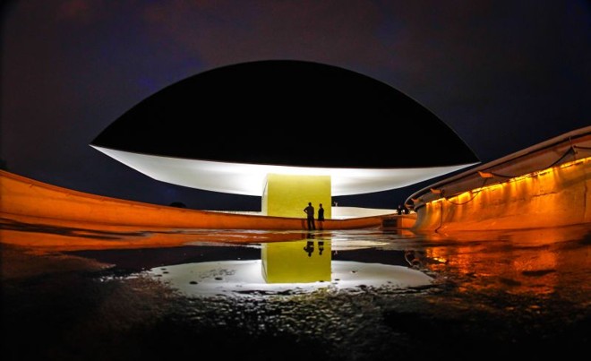 Museu Oscar Niemeyer, em Curitiba. Inaugurado em 2002 | 