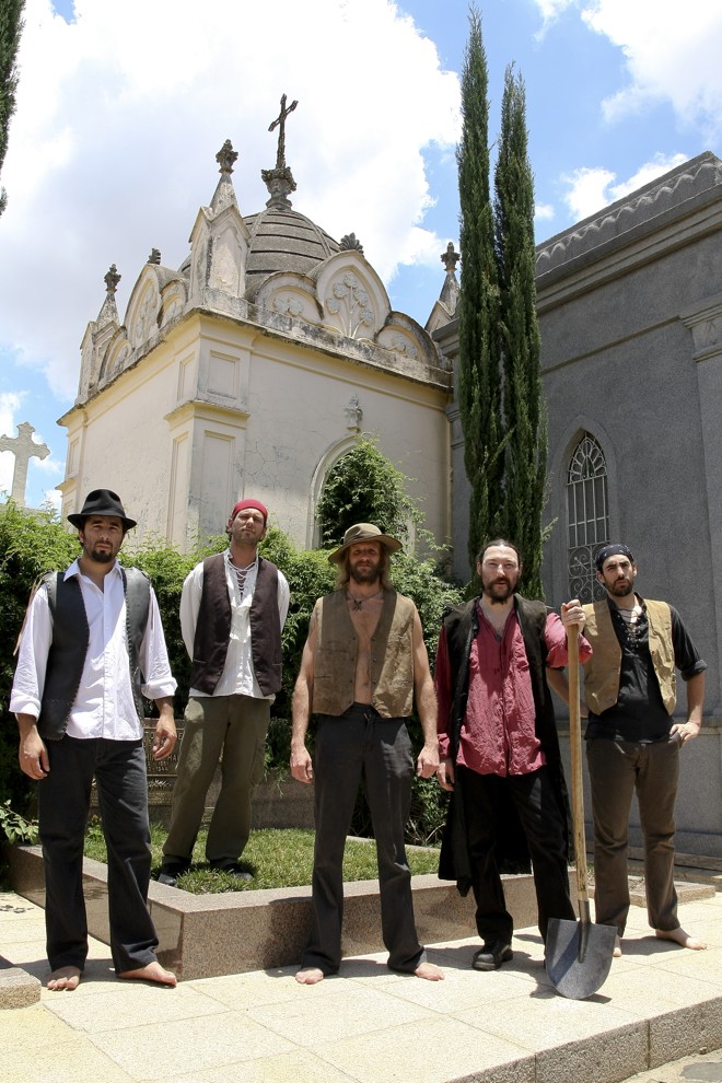 Música que dá nome ao CD faz homenagem ao escritor William Burroughs | 