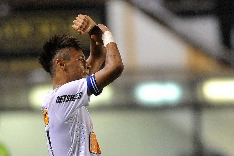 Neymar no último jogo da temporada, a vitória do Santos por 3 a 1 sobre o Palmeiras, sábado, quando marcou dois gols e deu uma assistência | Ivan Storti / Divulgação Santos FC