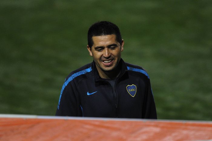 O meia argentino Juan Román Riquelme lembrou o histórico do Tricolor na casa do Boca Juniors e aconselhou os dirigentes do Tigue a levar o jogo para lá | AFP/ Nelson Almeida