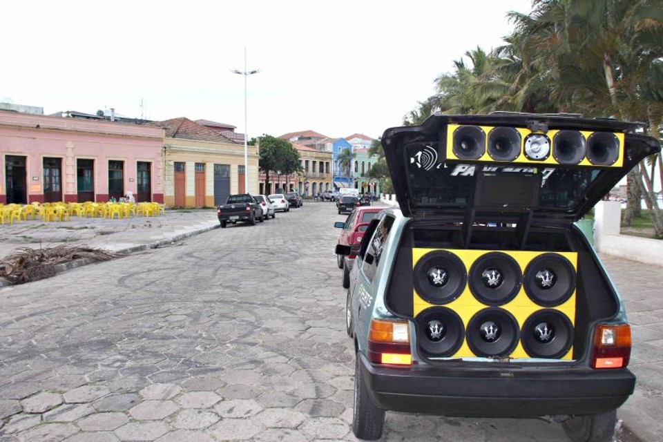 Muitos ouvidos agradecem Multa para quem abusar de som alto pode chegar a R$ 6,8 mil | Walter Alves/Gazeta do Povo