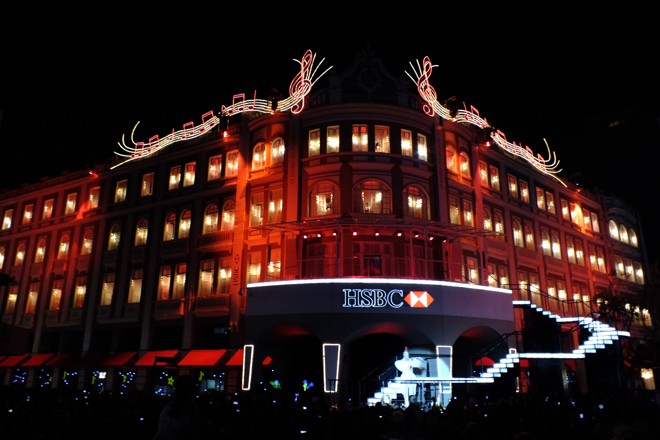 Luzes variavam de acordo com a apresentação, em 2011 | 