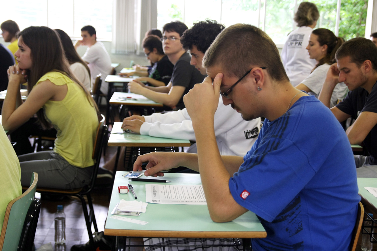 Candidatos se preparam para a prova de Redação da UFPR | André Rodrigues / Gazeta do Povo