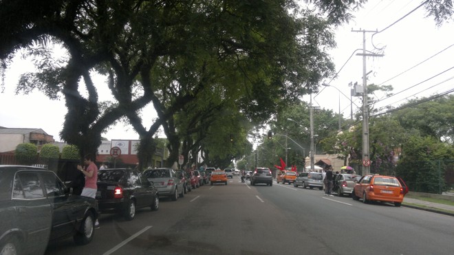Trânsito nas proximidades da PUCPR está tranquilo |