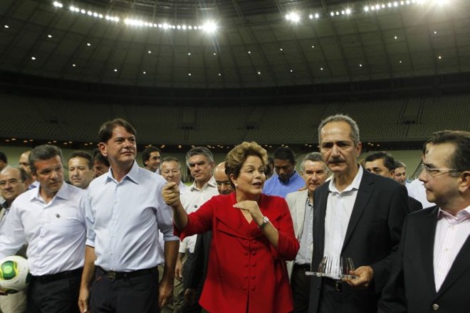 Presidente Dilma Rousseff durante visita ao estádio | 