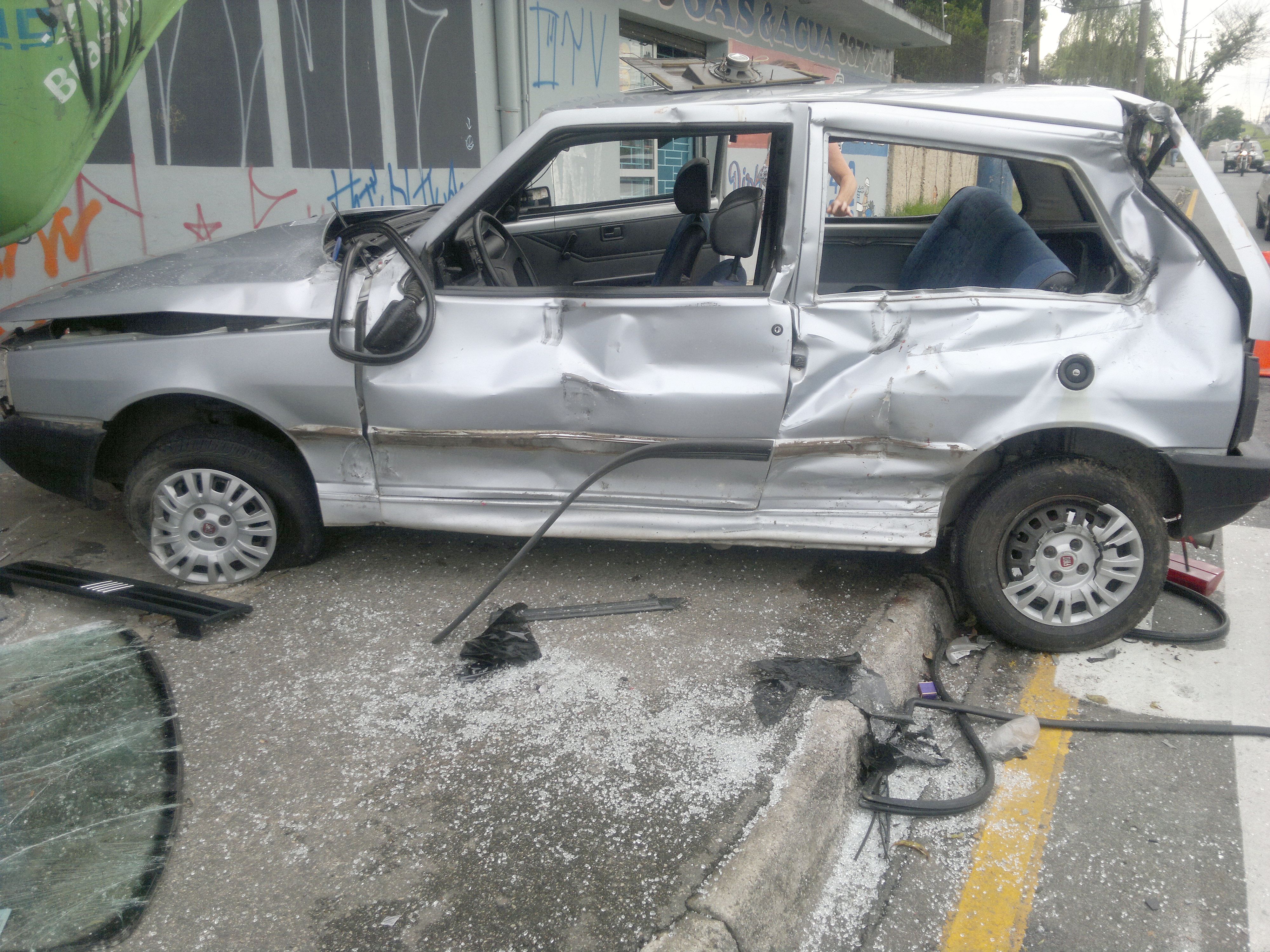 Acidente deixa cinco pessoas feridas no Alto Boqueirão | Patricia Pereira / Agência de Notícias Gazeta do Povo