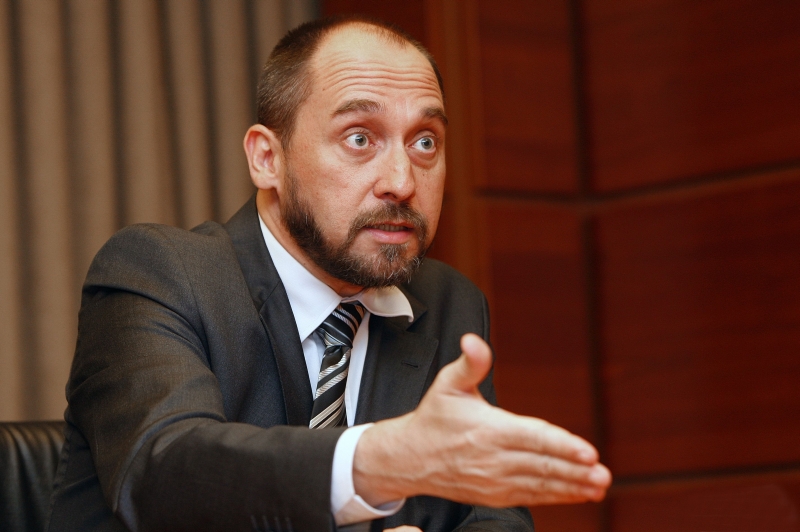 Luís Inácio Adams: após escândalo, pedido para que mobiliária substitua Weber como avalista no contrato de aluguel | Hugo Harada/ Gazeta do Povo