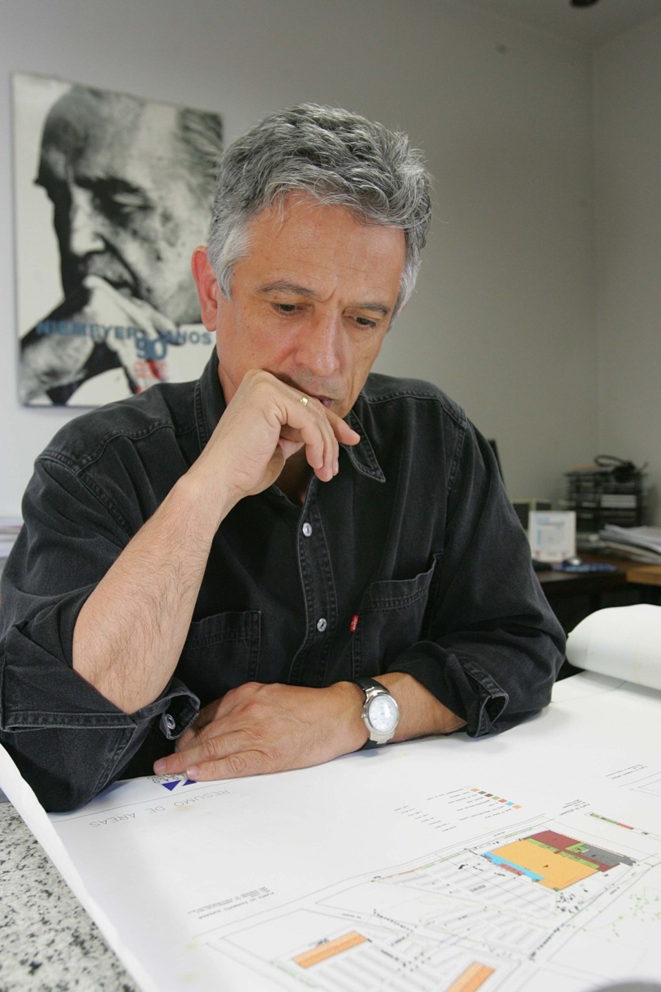 Niemeyer defendia que o arquiteto não é um espe­­cialista, mas um gene­­ralista. E que a arqui­­tetura não é im­­por­­tante, impor­­tante é a vida. João Virmond Suplicy, arquiteto | Ivonaldo Alexandre/ Gazeta do Povo