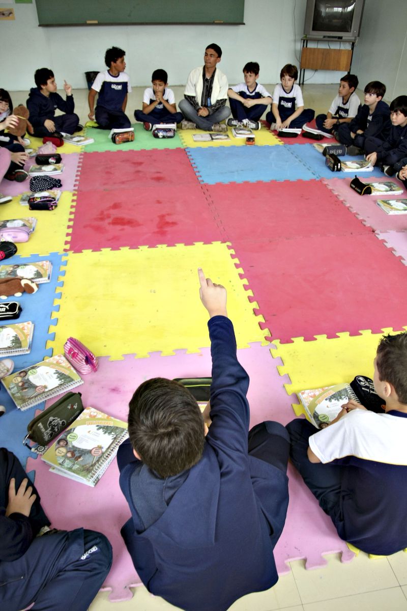 Alunos do 5º ano do Bagozzi participam de aula de Filosofia | André Rodrigues/ Gazeta do Povo