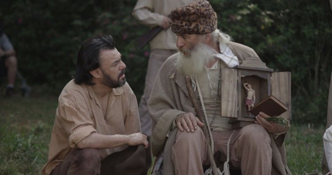 Euzébio (à esq.) e o monge: visões bem diferentes do conflito |